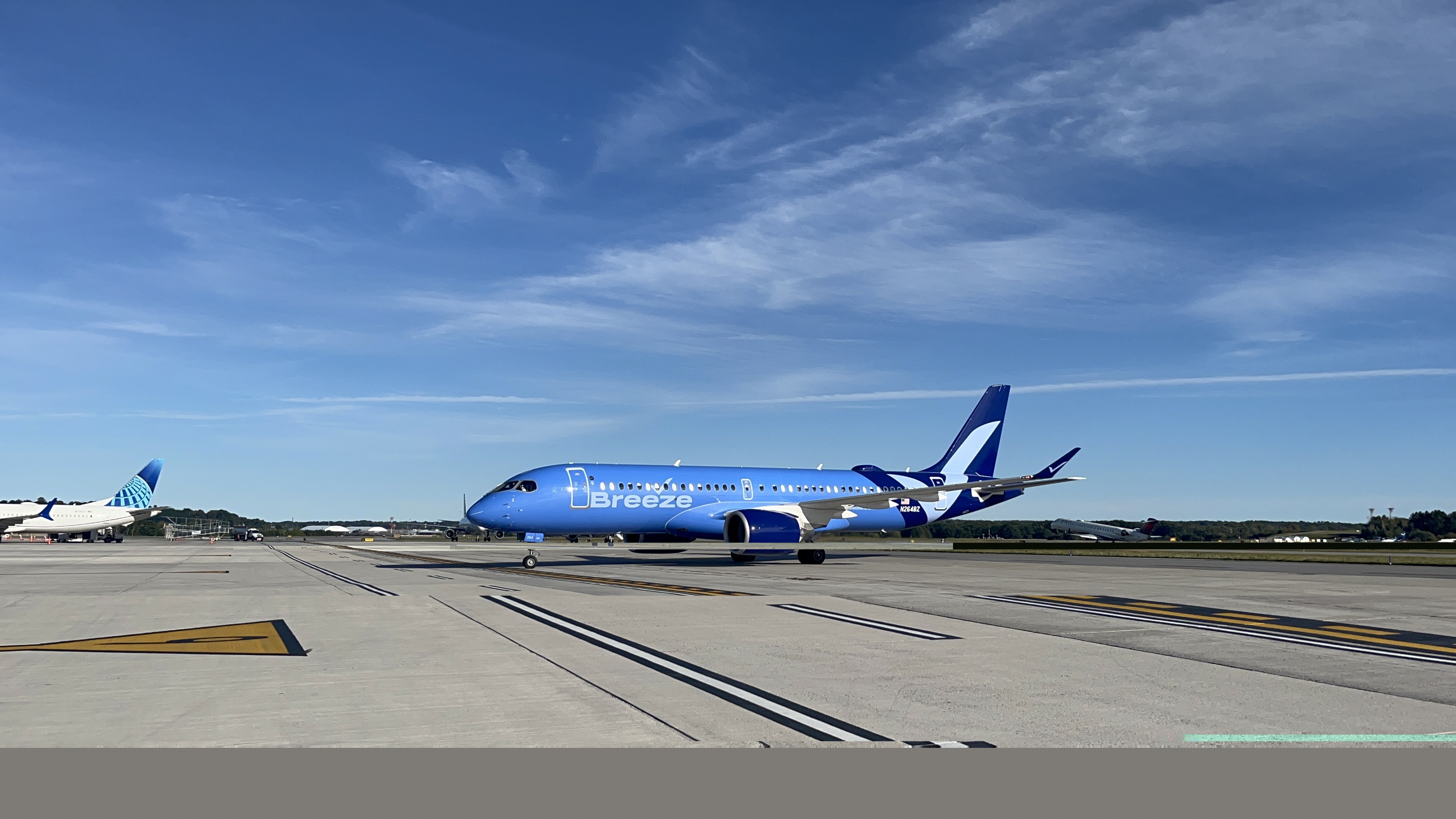 Breeze Airways A220